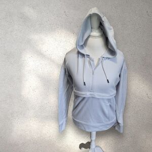 👟 Under Armour Light Gray Sweatshirt Sz S/ Petite